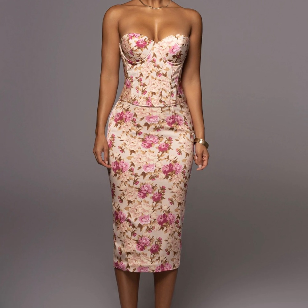 Corset/skirt set from jluxlabel NWOT! Size L !!